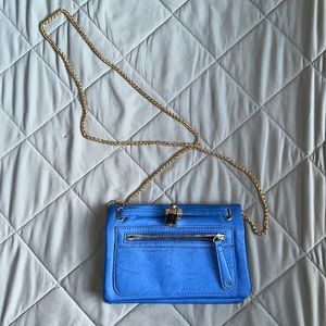 Super cute blue purse!